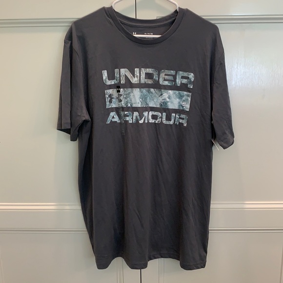 Under Amour Men’s T-shirt🏀 - Picture 1 of 9